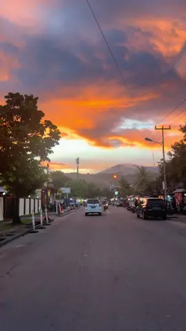 Seputaran cikombong #sunset #jayapuratiktok #sunsetvibes #fypage 