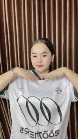 Keliatan kece bgt kalo pake jersey ini 😍😍#jersey #fyp #outfitideas #rekomendasi #fyppppppppppppppppppppppppppppppppppppシ 