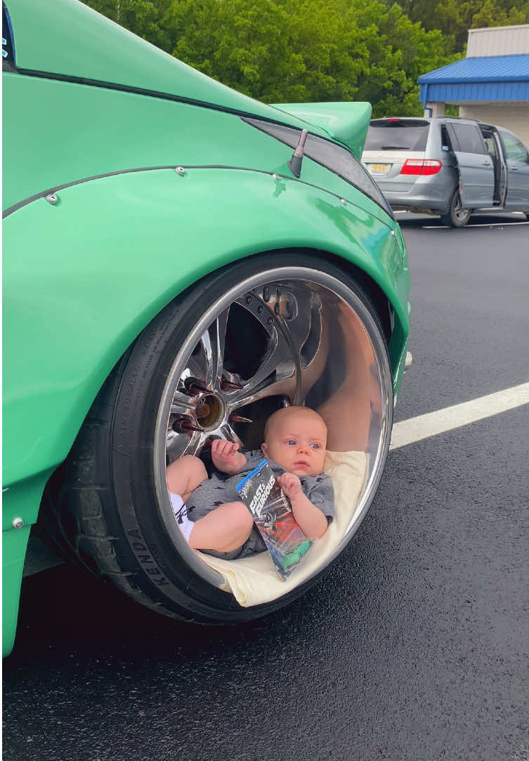 Tiktok do not ban plz! my son Getting some pictures done from @F.eazzyy are y’all ready to see some pictures🔥#350z #miata #lowrider #cargroup #cargirl #fyp #loweredlifestyle #carsoftiktok #carenthusiast #carguy #widebody #baggedlifestyle #stancenation #carguysoftiktok #carscene #budgetcar #carphotography #carpics 