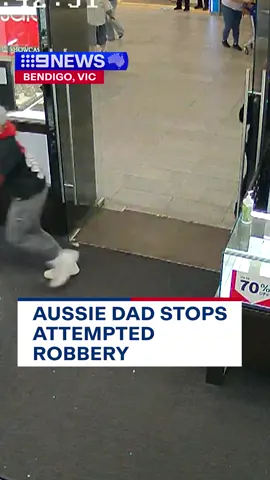 A brave father has tackled a would-be thief to the ground in a dramatic citizen's arrest at a Victorian jewellery store. #9News