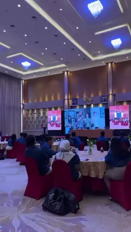 PRANK LAGI MEETING DI HOTEL #prank #prankstory #prankstorywa #prankstorywhatsapp #wastory #wastoryvideo #storywa #storywhatsapp #videomentahan #bogor #puncak #puncakbogor 