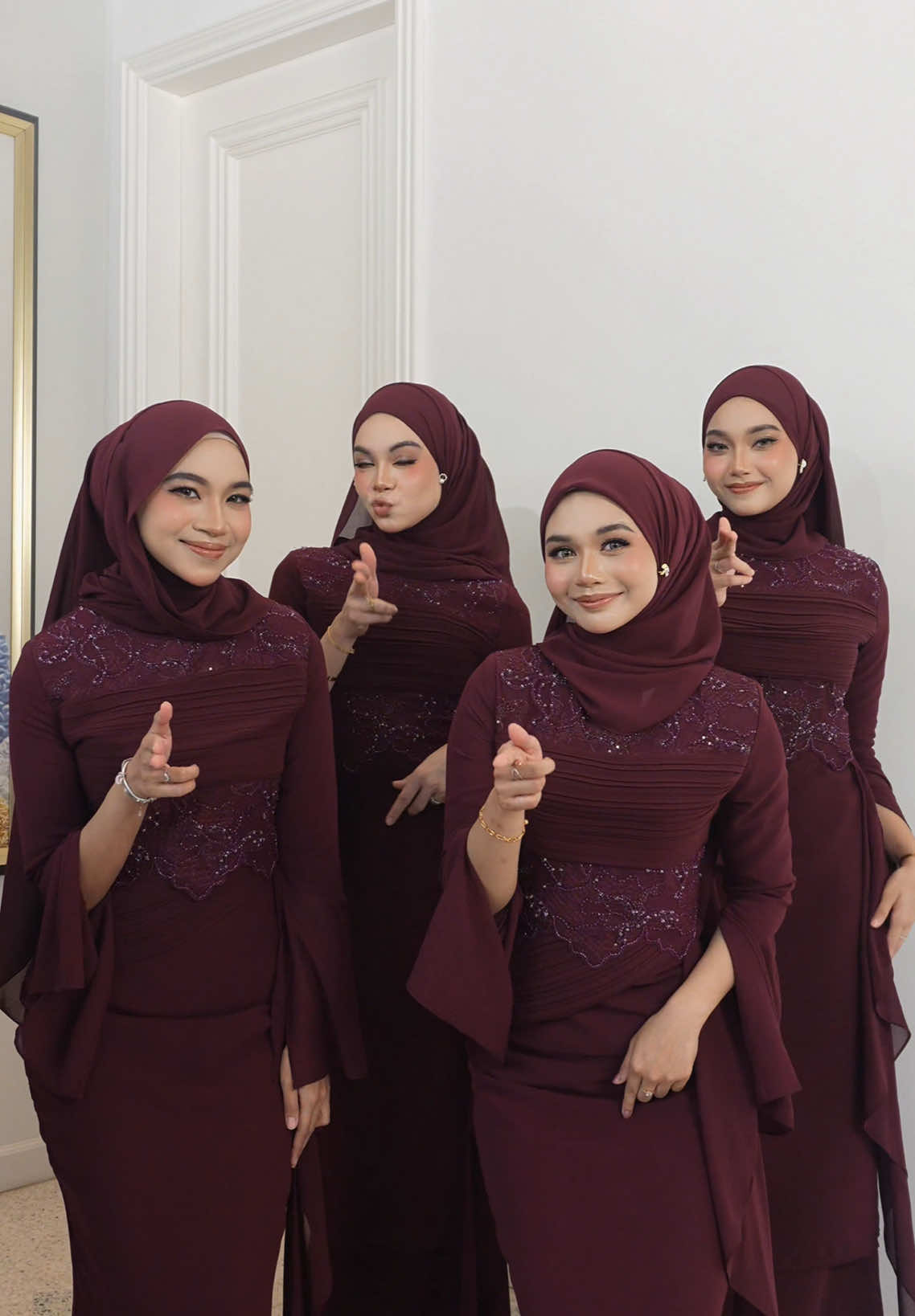 Dah jumpa geng memang wajib buat velocity🤣 #qiszar #qiszaraya #outfitideas #trending #fyppppppppppppppppppppppp 