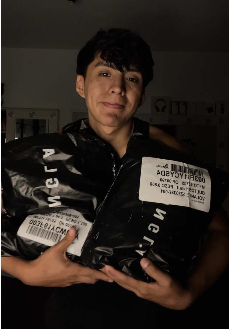 Gracias amigo por los regalos, te quiero! 😭❤️ @Axel Martinez #brayansoto 