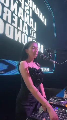 Tapi apa hendak di kata ku hanya bisa berkhayal untukmu #djselly #djsellyterbaru 