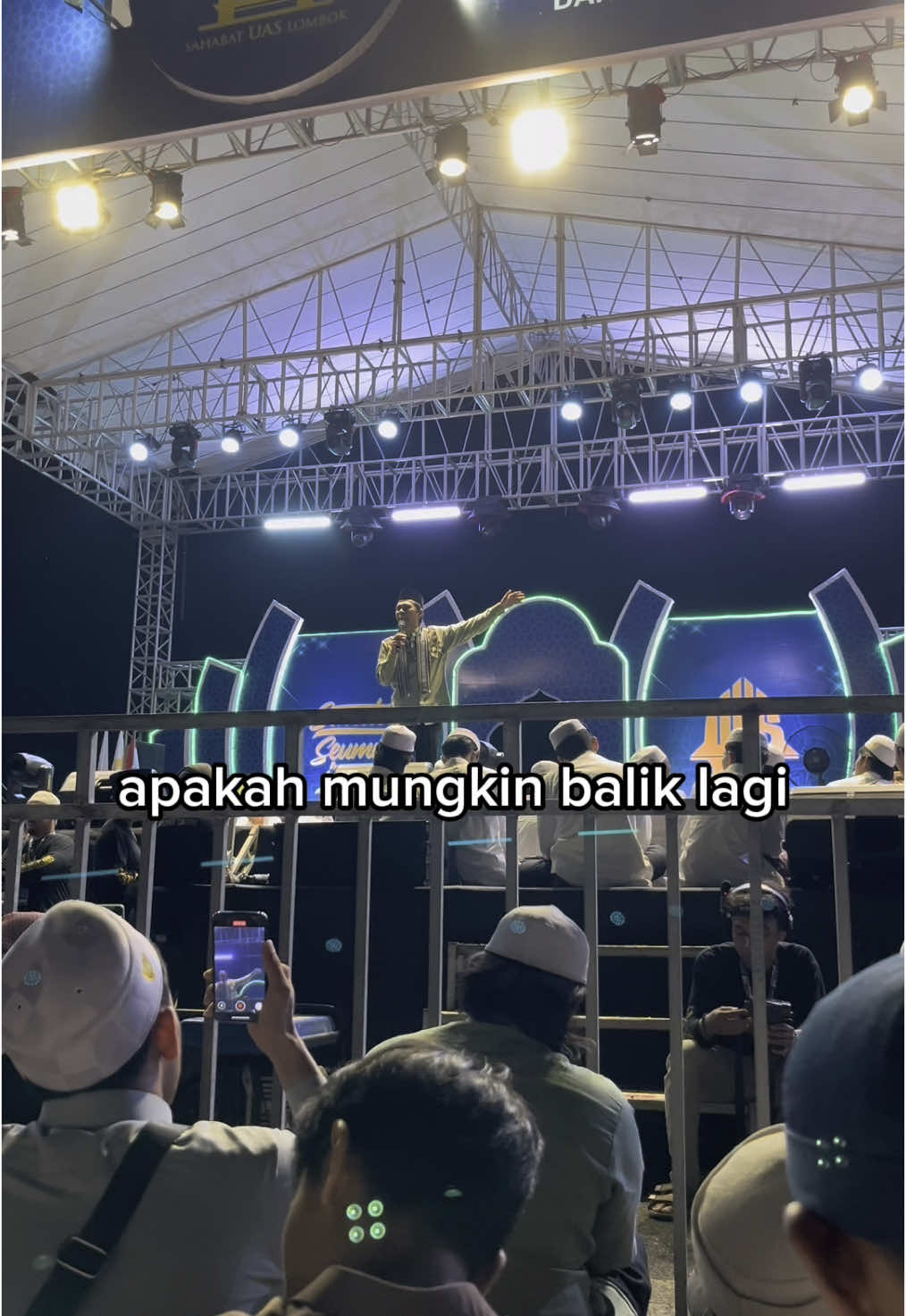 Apakah mungkin bisa balik lagi ke masa lalu?#ustadzabdulsomad #mataram#lombok#UAS 