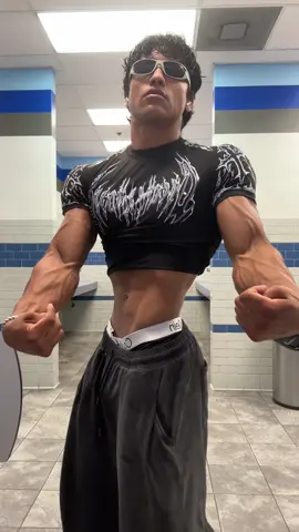 Sickkvnt? 🧐 @Breathedivinity drop may 27th CODE ’FOO’  #fyp #gym #physique #aesthetics #Fitness #makii #GymTok #bodybuilding #fitnessmotivation #zyzz #davidlaid #posing 