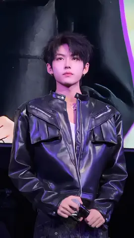 chàng tiên cá 🐟,  pangbowen cũng bắt trend #pangbowen #庞博文 #balabala🐰 #xhuongtiktok 