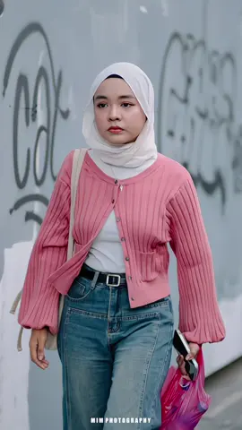 fashion candid #fashion #fashiontiktok #fashioninspo #fashiontok #OOTD #ootdhijab #ootdhijabstyle #hijab #hijabstyle #hijabtutorial #candid 