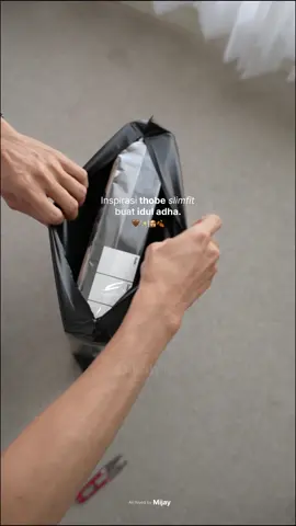 Bisa juga buat akad nikah ntar nih.  👀🤭 Qois series ini udah bisa kamu dapetin di @dkahfie.id malam ini pukul 21.00 WIB dengan 12 pilihan warna nuansa earthtone dan 6 varian ukuran! Stock terbatas guys! 🙌🏻 InsyaAllah kamu suka! Simple dan elegan dengan cuttingan yang slimfit bikin looknya dia makin cakep! Solusi terbaik untuk outfit eid mubarak tahun ini ✨ Link bio no. 1 ya! Semoga menginspirasi! Barakallahu fiik. 🍃