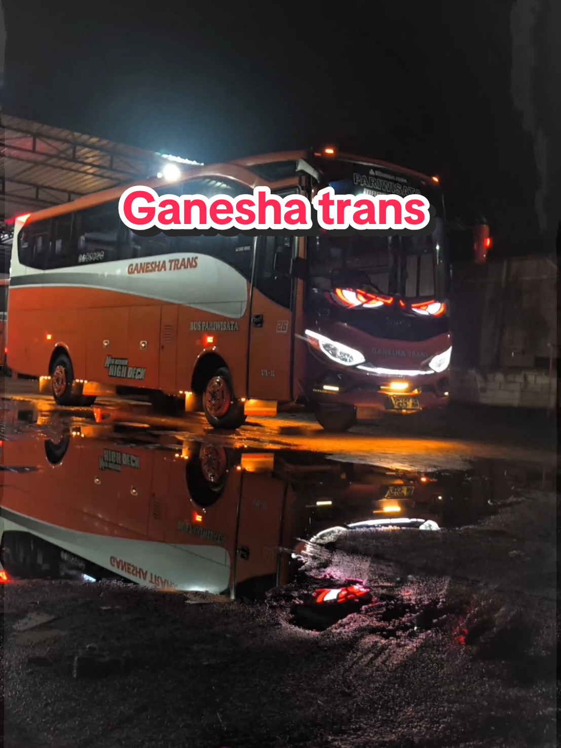 Simpel, elegan, gagah namun tetap mengikuti trend. instalasi dari tim @TS Strobo rapi, standar tinggi, dan yang pasti safety dalam pengambilan arus kelistrikan. jangan ragu segera percantik tampilan unit mu seperti @tomentindik dan segera hubungi admin kami untuk mendapatkan info pemasangan 😁😁 #ganeshatrans #tukangstrobomalang #yangaslihanyatukangstrobomalang #tsstrobo #viralvideo #viralvideo #fyp #bus #runningtexttukangsttobomalang #strobomata #morodadiprima #strobomatakedip #strobomata 