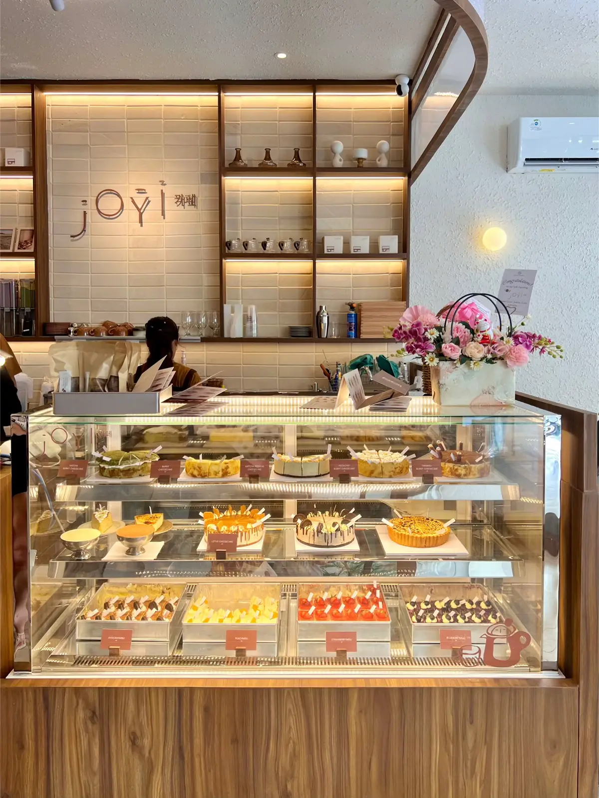 I mean look at all of these🥰 can’t wait to try them all! Joyi Bakes new branch in Batam! #joyibakes #joyicafe #joyibatam #bingsoobatam #batamcafe #aestheticcafe #aestheticcafebatam #batamdessert #dessertbatam #tiramisubatam #cafebatam #joyicafepenuin #batammustvisit #fypシ゚ #fypviralシ 