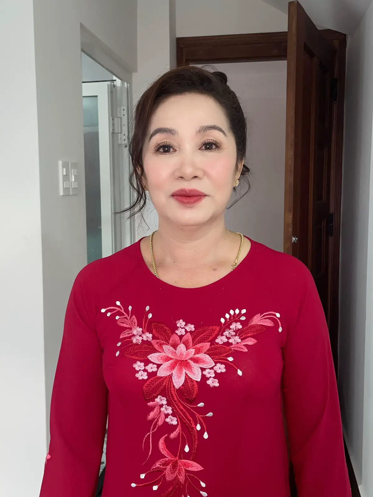 Tổng hợp layout các mẹ mặc áo dài đỏ 🌺🌹#makeupdalat #lamusemakeup #makeupcodaudalat 