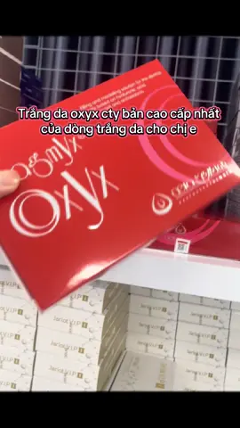 E sẵn cty và xách tay phục vụ khách yêu ạ❤️❤️ 👩🏻 𝐊𝐇𝐀́𝐂𝐇 𝐇𝐎̉𝐈 𝐌𝐔̀𝐀 𝐍𝐀̀𝐘 𝐇𝐎𝐓 𝐌𝐄𝐒𝐎 𝐆𝐈̀?📣 📌 Meso trắng da #OxYx của Thuỵ Sỹ được khách nhà em ưng lắm ạ.!  Chị nào bôi đủ thứ mà không trắng được thì qua e làm 1 liệu trình là như thay da luôn nha..! 📌 Thời gian thực hiện nhanh, không phải nghỉ dưỡng, càng để lâu da càng trắng hồng hào, đặc biệt không bắt nắng.  📌Meso Frogmyx Oxyx của Thuỵ Sỹ Messo  làm trắng da bật tone, căng bóng mờ thâm. Liệu trình  phù hợp với những nền da sau điều trị mụn bị thâm đỏ, thâm nâu, chỉ cần sau 1 buổi Messo là thay đổi bất ngờ luôn ạ..! 👉🏻Bạn nào thích có làn da trắng sáng lại lười bôi thoa sp thì ghé qua em Hốt ngay e này nha..!