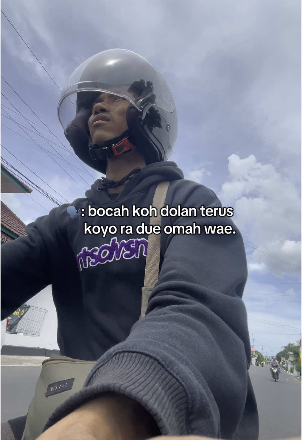 ibu baik baik disurganya allah ya, embah sehat sehat terus ya, aku siap menerima semua cacian makian dari semua orang😊