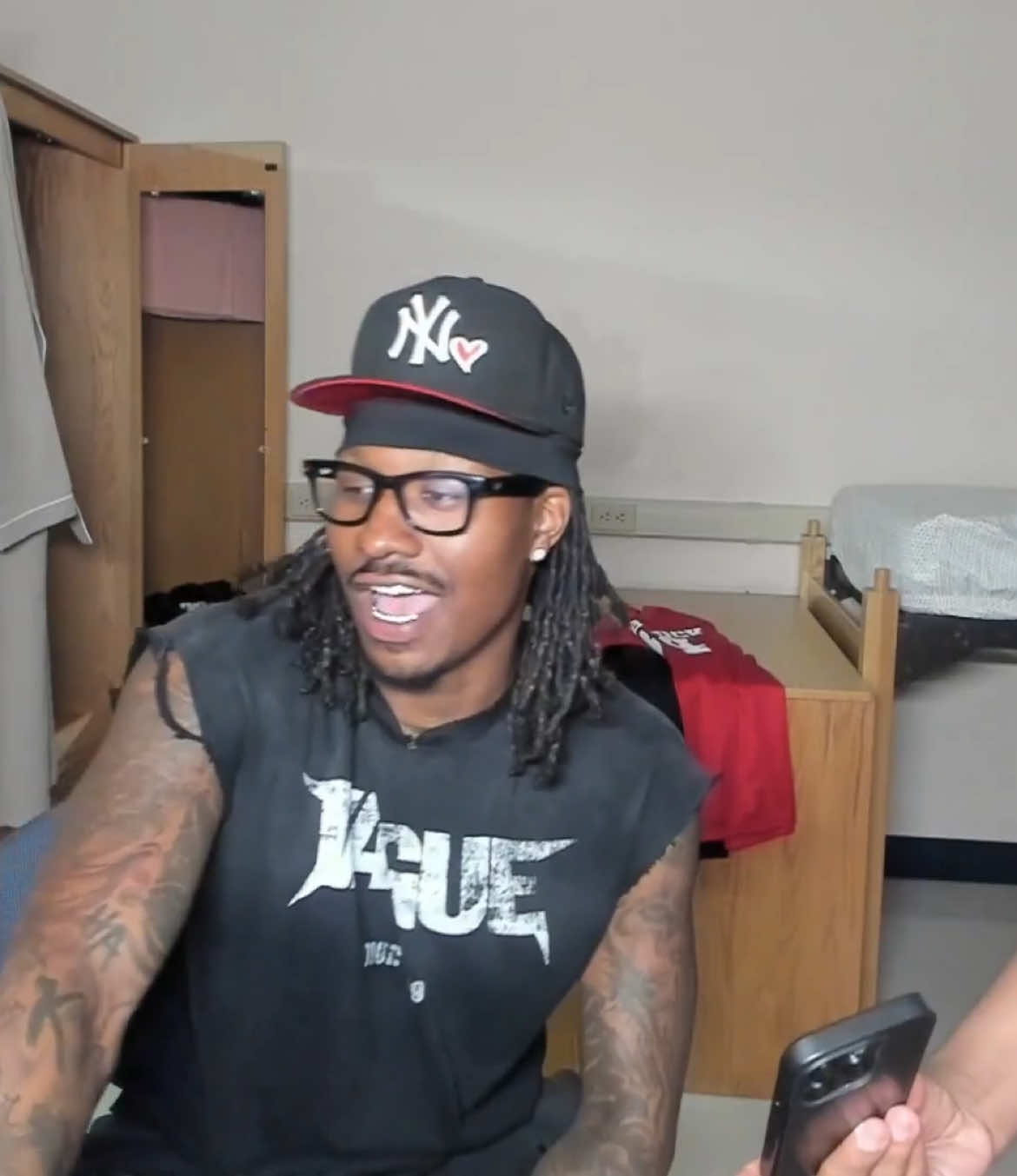 Duke Dennis goes live for 3 mins and ends the stream #streameruniversity #fyp #dukedennis 