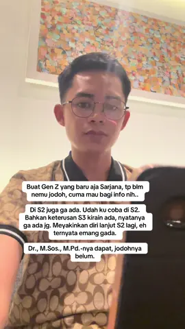 Bagi testimoni nih guys. Kalau lanjut S2 lagi kira2 sekalian ambil Ilmu Kejiwaan ga ya? Wkwk #dosen #dosenkamu #sidangskripsi #mahasiswaakhir #pejuangtoga #sempro #skripsi #mylecturermyhusband 