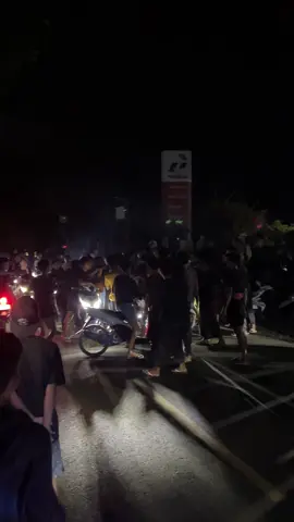 Ada apa di pom lembung🫢🔥🔥#pomlembungpanasdingin🔥🥶 #pomlembung🔥 #lintasanbalap#balap#firal #fyp 