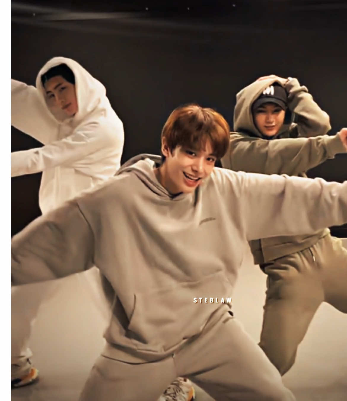 Shake it off 😝 | #jake #sunghoon #jay #enhypen #enhypenedit #02zline #02z #simjaeyun #parksunghoon #parkjongseong #fyp 