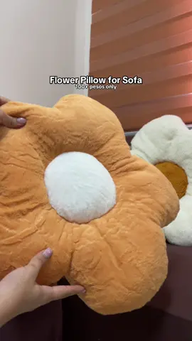 Sunflower Pillow Cushion for Sofa🌻✨🤍 #flowercushion #pillow #pillowforsofa #flowerpillow #sunflowerpillow 