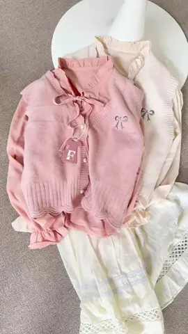 Yumi set vest + blouse #koreanstyle #blousewanita #vestrajut 