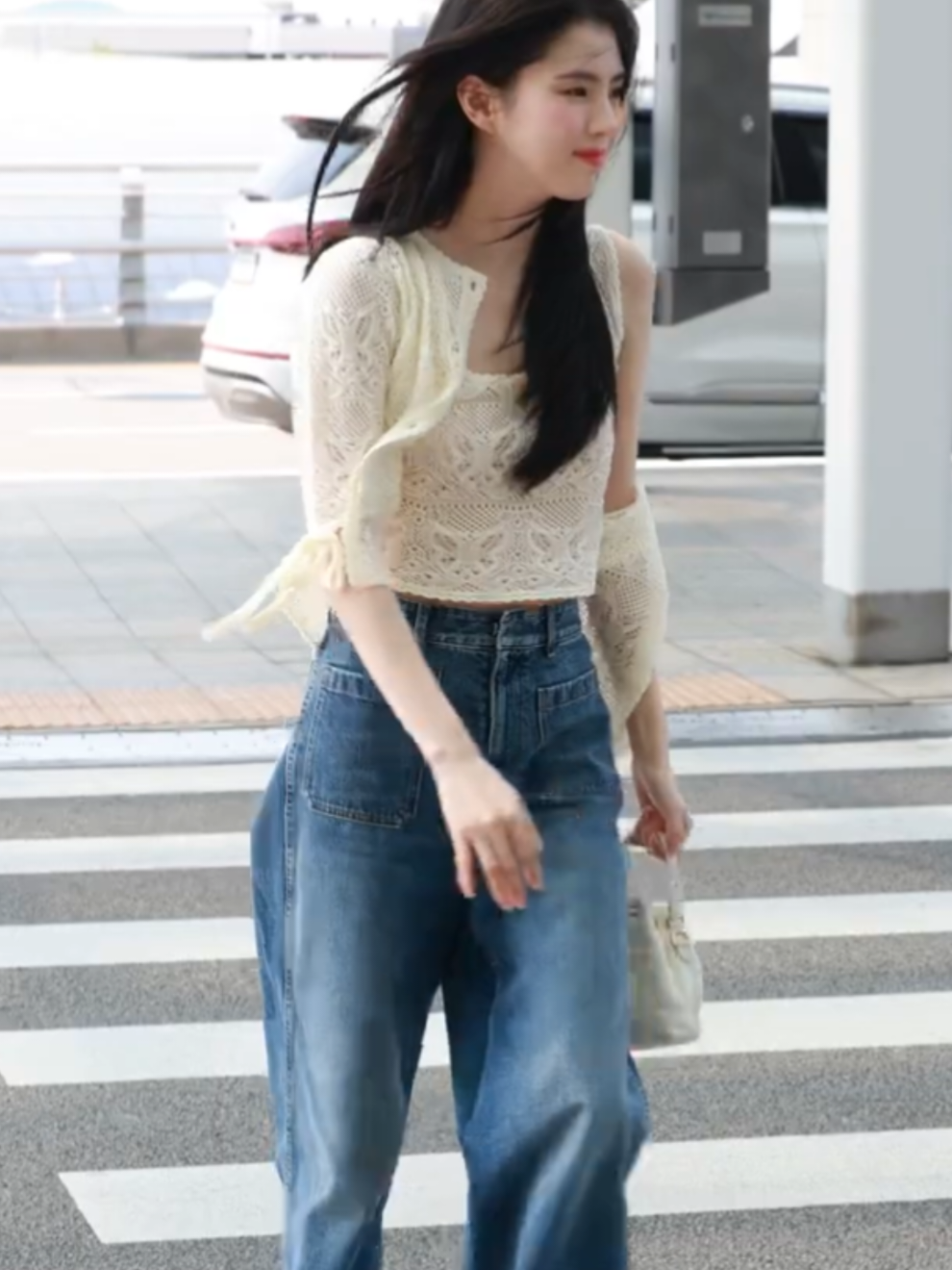hansohee at incheon airport healding to rome italy, she is attending dior cruise 26 collection #hansohee #hansoheeairportoutfit #diorcruise #diorbeauty #dior #sohee #fashiontiktok #hansohee♡ #한소희 #TikTokFashion #xeesoxee  #hansoheestyle #hansoheedior #fypシ゚ #xyzabc #lewatberanda 