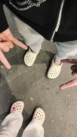 atmosphereee terlucuu  #crocs4life #couple #4u 