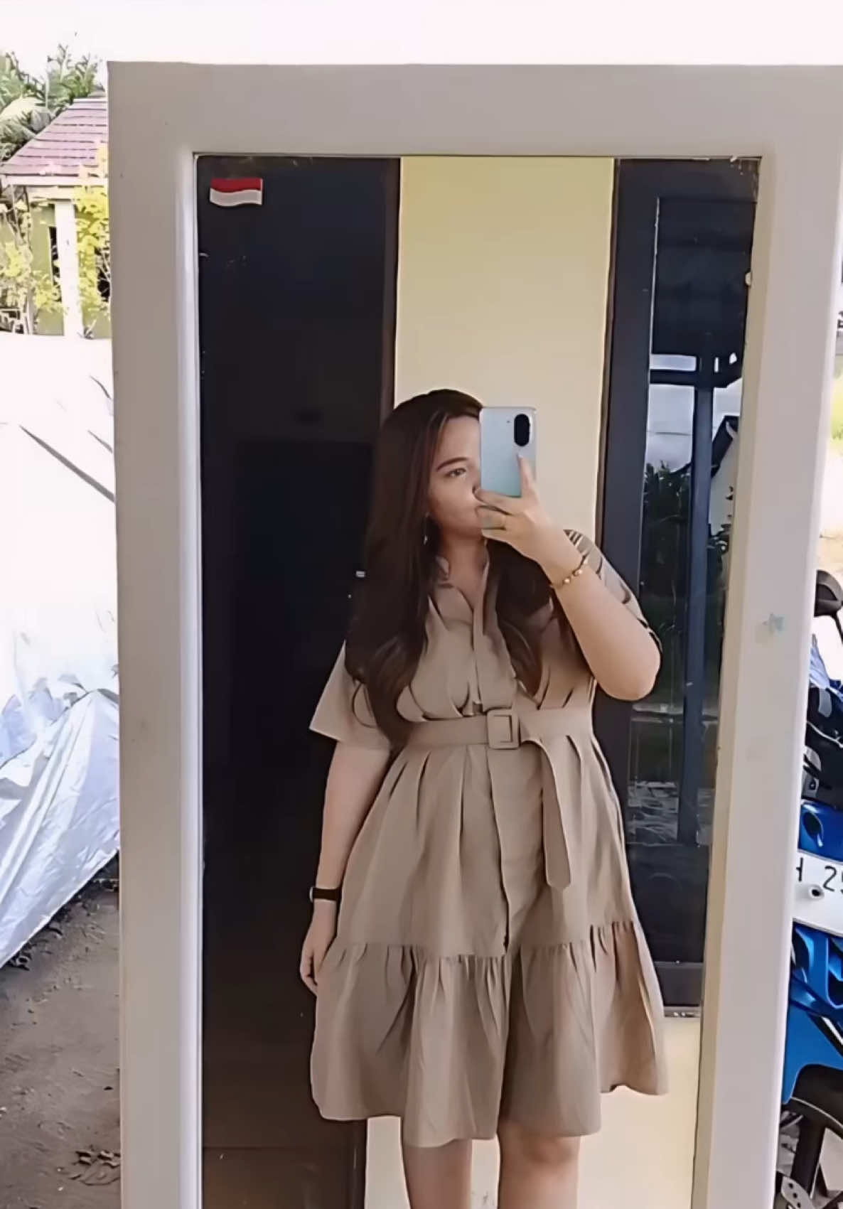 Siapa nih yang hobi mirror selfie kayak aku ?? #RedmiA5 #AlwaysReady @Xiaomi Indonesia  