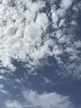 nyata nya, langit menjadi objek paling fav yang aku pandang setelah kamu.