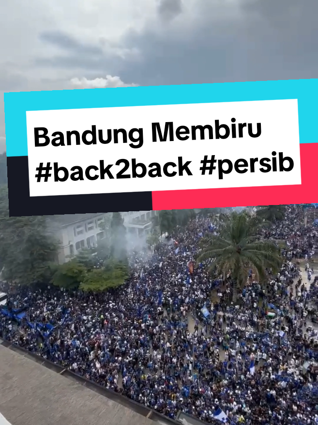 Bandung Membiru konvoi Persib Juara Deui 💙💙💙 📹 : Netizen/ Bobotoh/ PRFM  #CapCut  #persibbandung #gedubgsate #gasibu #dago #fypシ゚  #persibday #back2back #bdg #membiru #persibjuara #fypage 