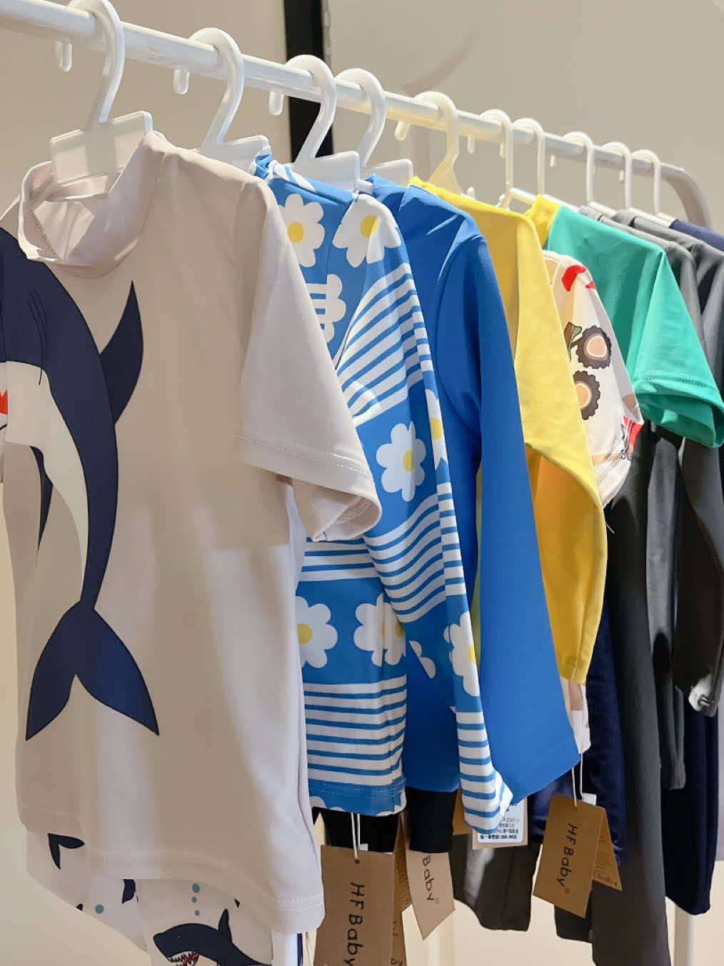 ชุดว่ายน้ำแบรนเกาหลีผ้านุ่มม๊ากกก 💙💦#uwaeswimkids #อุปกรณ์ว่ายน้ําเด็ก #tiktokshop #tiktokswimming #ชุดว่ายน้ําเด็กกันยูวี #ชุดว่ายน้ําเด็ก 