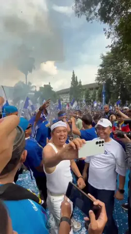 Rayakan Bobotoh! #persib #persibbandung #maungbandung #persibjuara #persibday #persibday 