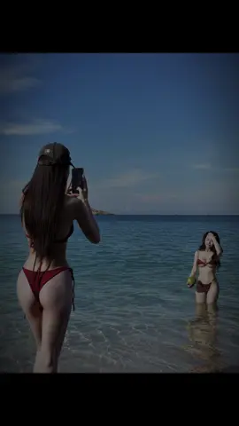 #CapCut chị chị em em 👭🌊👙✨ #vinhhyninhthuan #baichuoi #summervibes #fyp @@Mai Anh 🧜🏻‍♀️