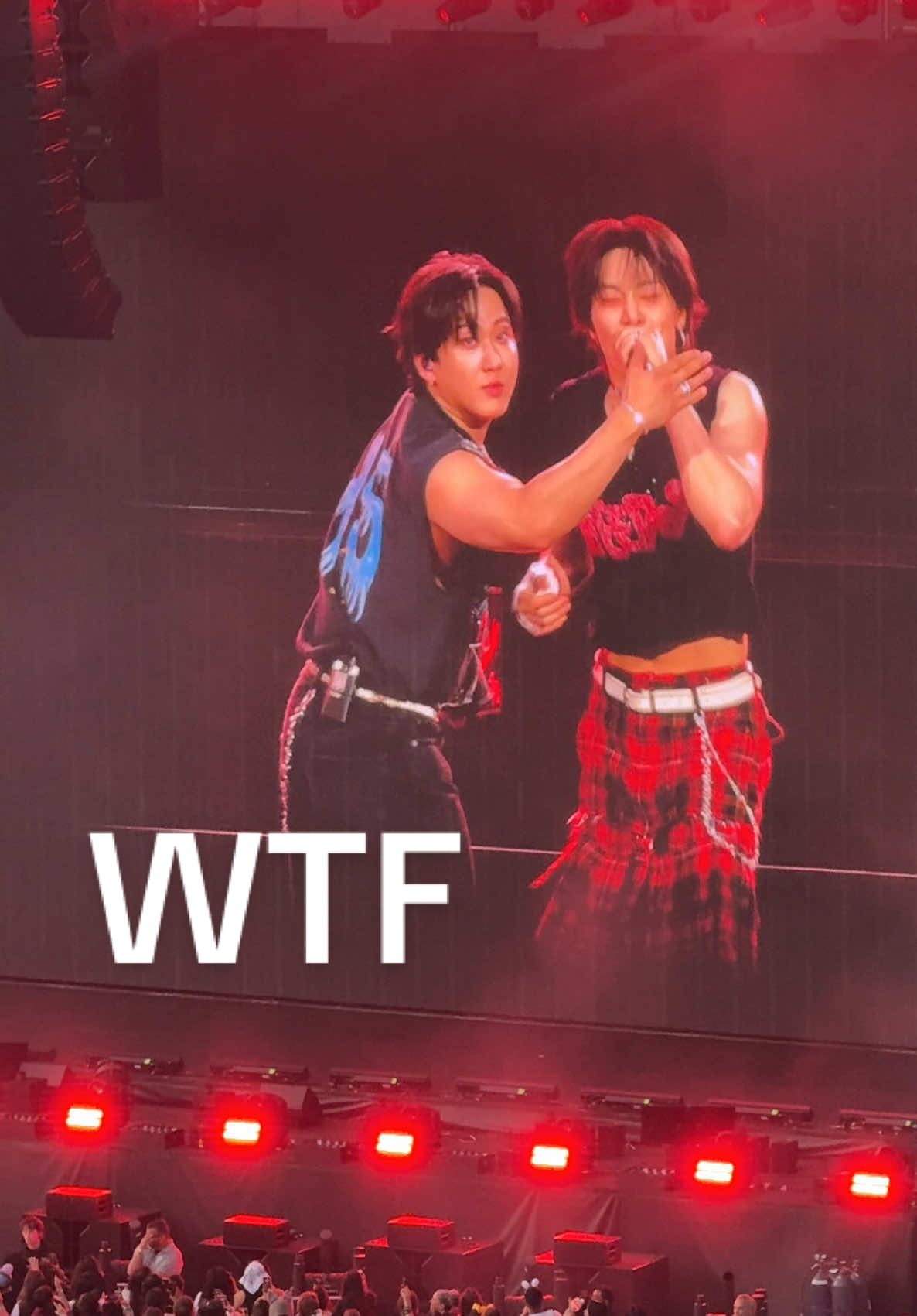 LMFAO INNIE U CANT SAY THAT 💀 #i_n #straykids #changbin #straykidsstay #stay #StrayKidsinSeattle #Seattle #ATE @Stray Kids 
