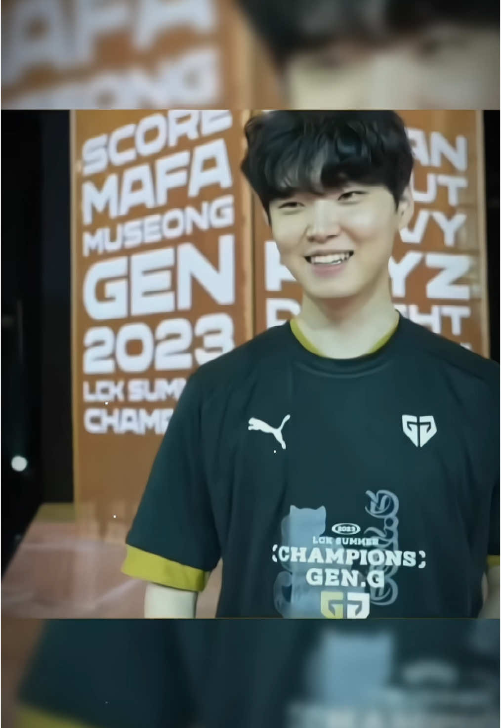 Truyền thuyết đô thị fan nhan sắc anh Chovy chắc bắt nguồn từ đây, quá đẹp trai không thích là uổng! #chovy #geng #jjh 