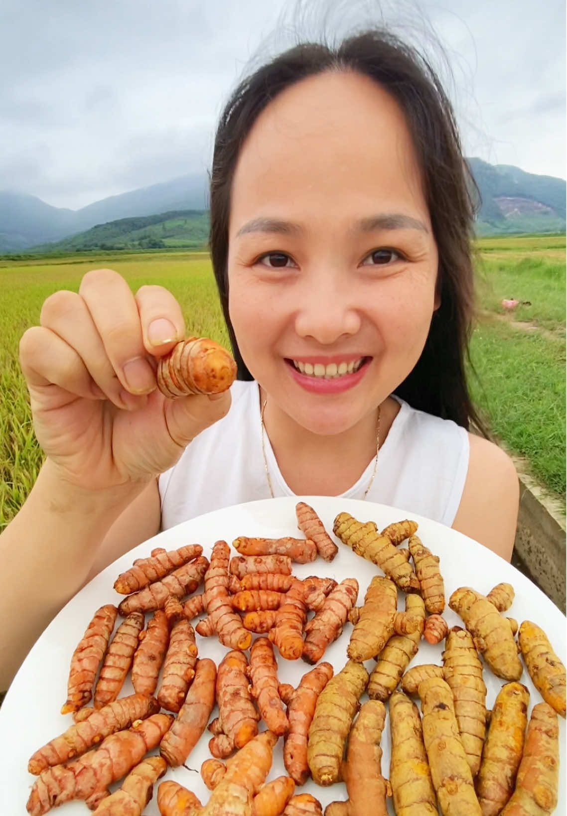 Cùng Phượng ăn củ nghệ nhé #Cunghetuoi #Mamtombalang #Mukbang #Phuongxuthanh 