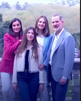 Their laughter touches the heart 💕 #infantasofia #leonordeespaña #fyp #spanish #explore #princessleonor 