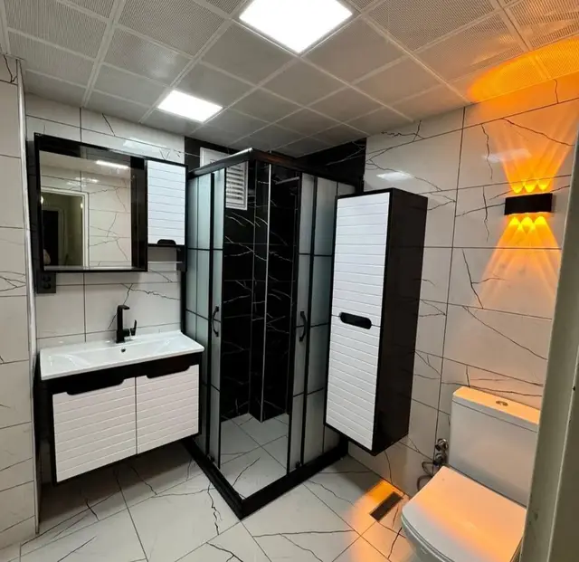 Ankara'da uygun fiyatlar ve 1. sınıf kalite malzeme güvencesi ile evlerinizi yeniliyoruz  #ankara #banyodolabı #mutfak #fayans #kalite #keşfet #homedecor #Home #tadilat #dekorasyon #mimar #reels #değişim 