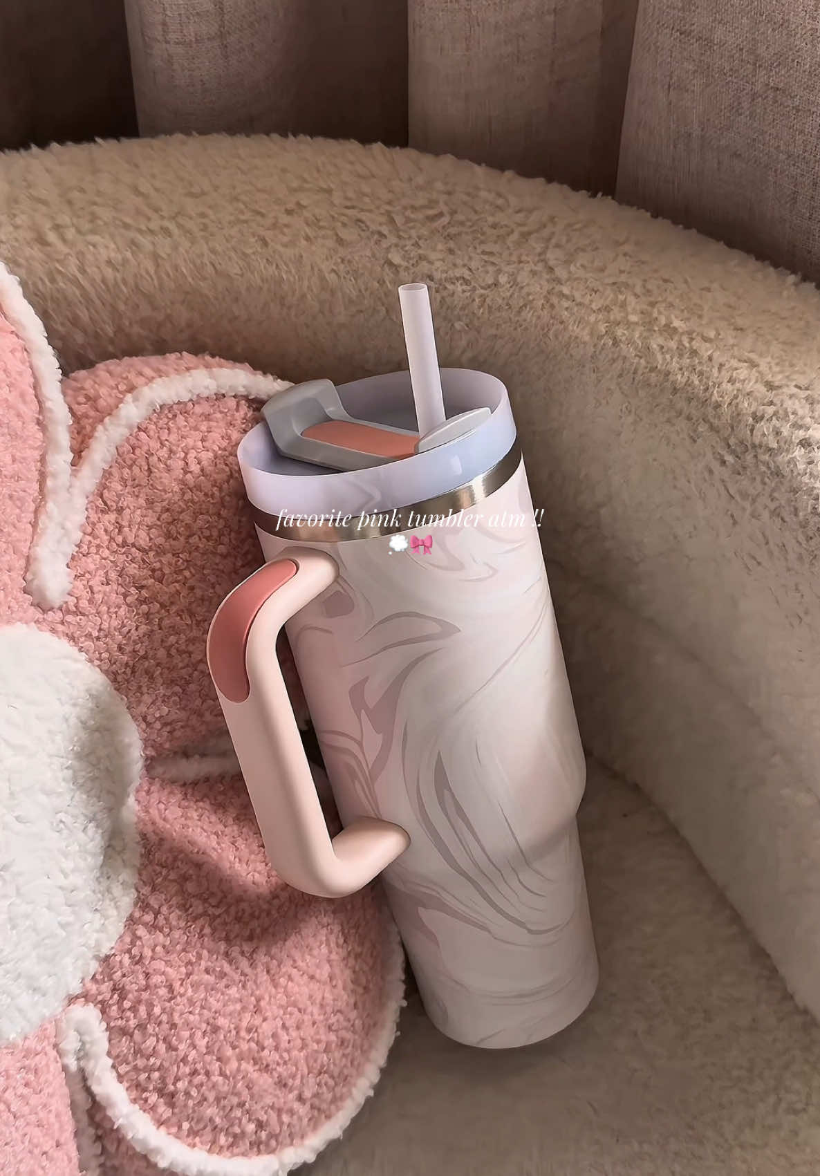 new fav pink tumbler 😭💫 #tumbler #hotandcoldtumbler #vacuumflask #stanleytumbler #watertumbler #pink #insulatedtumbler #fyp #trending #viral 