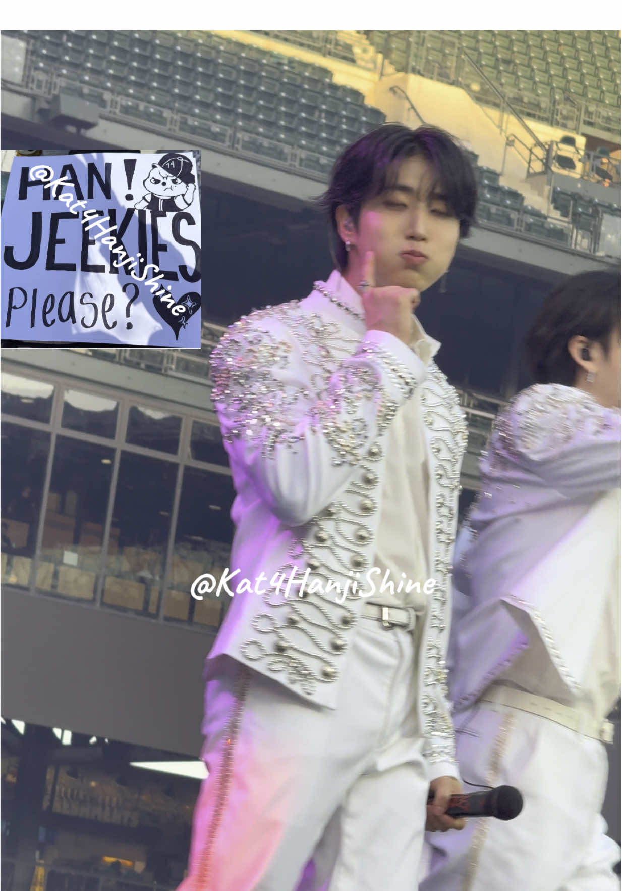Wait so he DIDNT??? Know the word jeekies?!!! Was he figuring it out from the picture before??? Does he know what jeekies is now??? Helpppp  The reason he did it was because I poked my cheeks after he asked what jeekies is 😭🙏 BUT HE ALSO SAID THE WORD JEEKIES AND I LOVE THAT Also his face after hahahahaha #hanjisung #jeekies #seattle