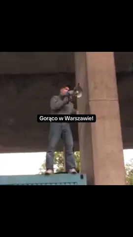 W wydarzenia w Warszawie zaangażowane są środowiska kibicowskie - komu to pomoże, a komu zaszkodzi?  @nieznanisprawcy @Legia Warszawa @mentzen @Nawrocki25 @trzaskowskirafal #legia #dc #dlaciebie