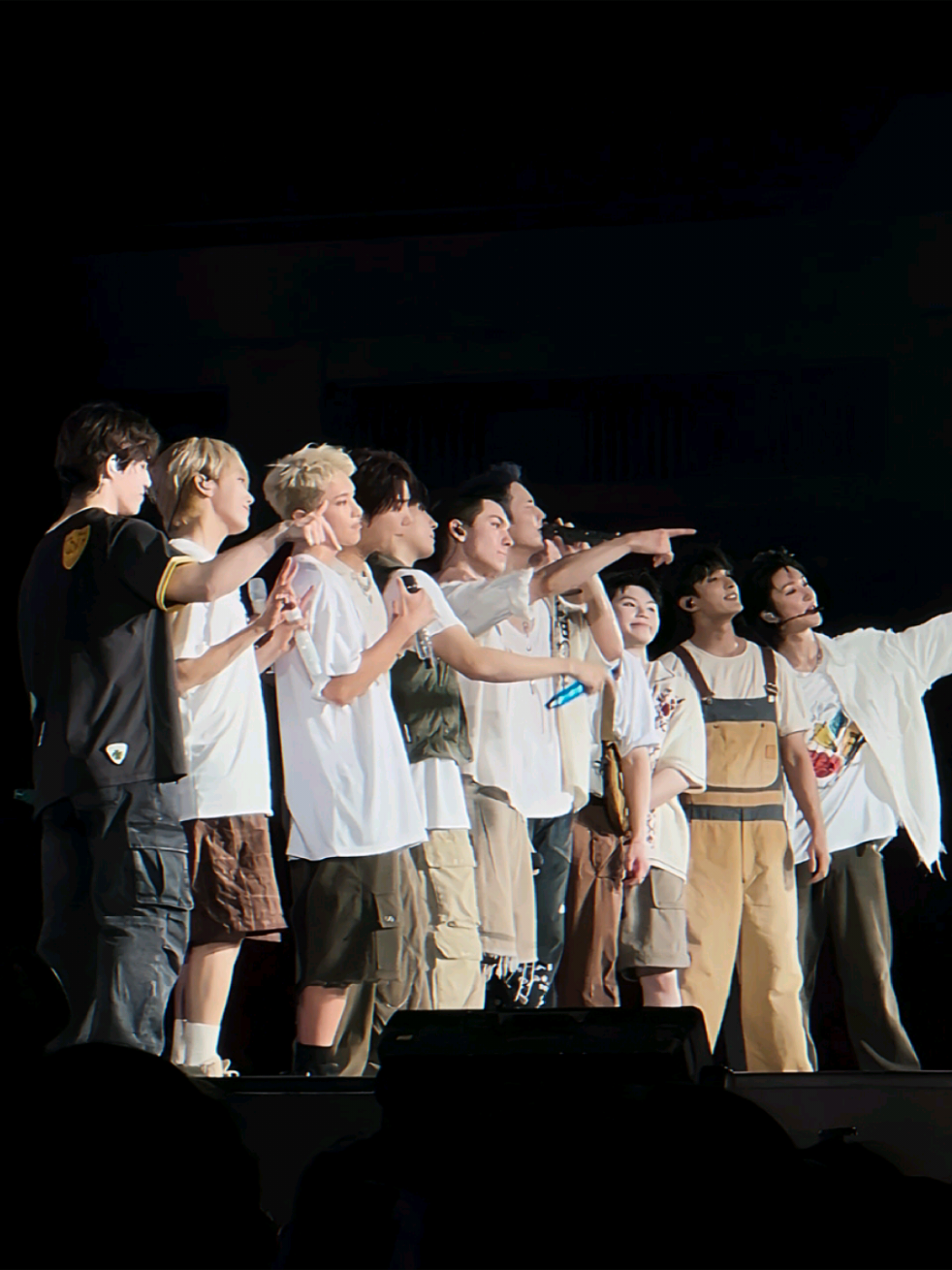 svt will chalange eternity and become eternal. happy 10th anniversary🫂🫶🏻 #seventeen #svt #fyp 