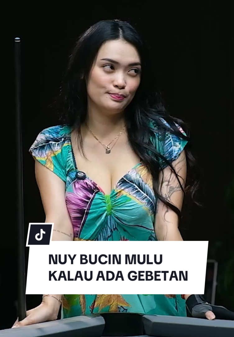 NUY BUCIN MULU. Kalau lagi ada gebetan, katanya #Nuy bucinnya minta ampun. #mRoom #duniaMANJI #Biliar #billiardindonesia #Billiards #AnjiBilliard #nurramdhaniitoto 