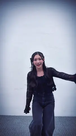 𝙇𝙖 𝙇𝙖 𝙇𝙖 𝙇𝙖 𝙇𝙖 𝙇𝙖 𝙇𝙖...🐦‍⬛🖤 #TaniguchiAiri #tripleS #트리플에스 #GirlsNeverDie #dance #櫻坂46 #sakurazaka46 #sakurazaka46_TikTok