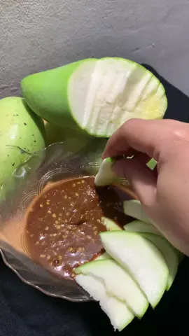 Mangga muda #manggarujak #mangga #manggamuda #rujakndower 