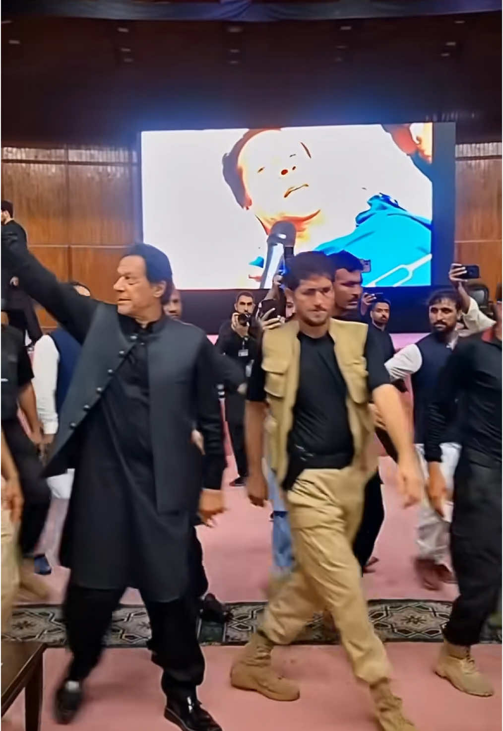 #releaseimrankhan #foryou #foryoupage #tiktok #foru #viral #trending #forupage #views #imrankhan #freeimrankhan #pti #ruleoflaw 