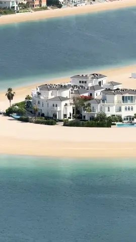 #fypage #viral #dubai🇦🇪 #Lifestyle #tiktok #luxurylifestyle #palm #villa #palvillas #palmjumeirah #luxurymansion #luxury 