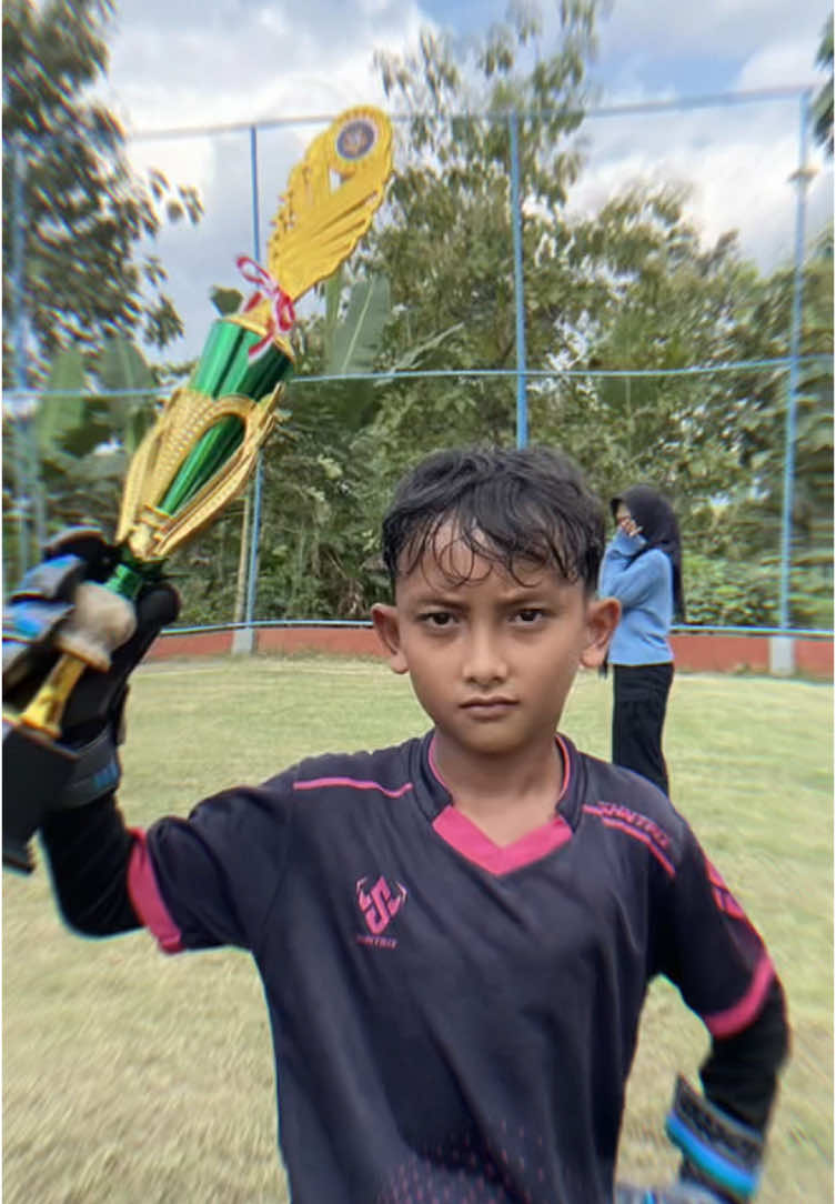 satee boloo santee😎🙏🏻#bocil #sekolahsepakbola #kece 