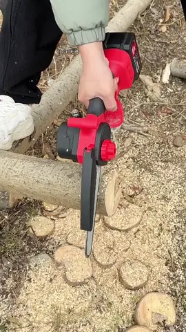 Máy Cưa Xích Cầm Tay Chạy Pin Cưa gỗ, lõi đồng mạnh mẽ#xu #xuhuong #dungcutienich #dungcunhabep #cua #cuago #cuapin #cuapincamtay #cuagocaocap #cuagocamtay #cuapin #cuapincamtay 