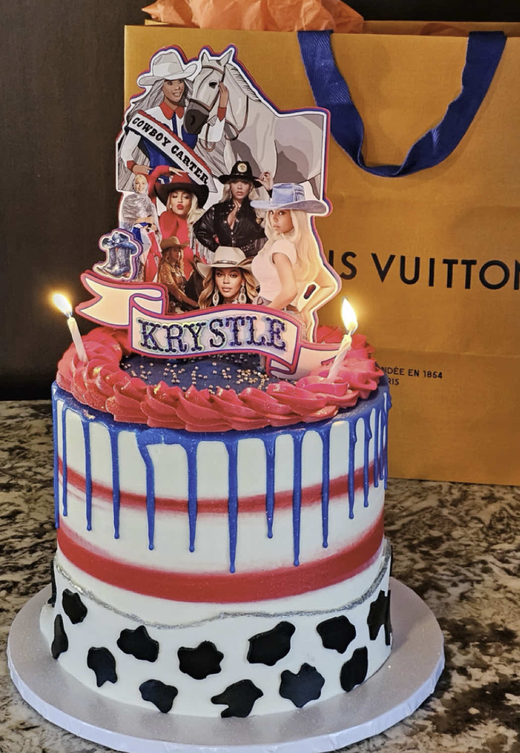 Cowboy Carter Cake 💙❤️ #beyonce #beyoncecake #cowboy #cowboycarter #cowboycarterworldtour #cowboycartercake #maripops #miamicakes 