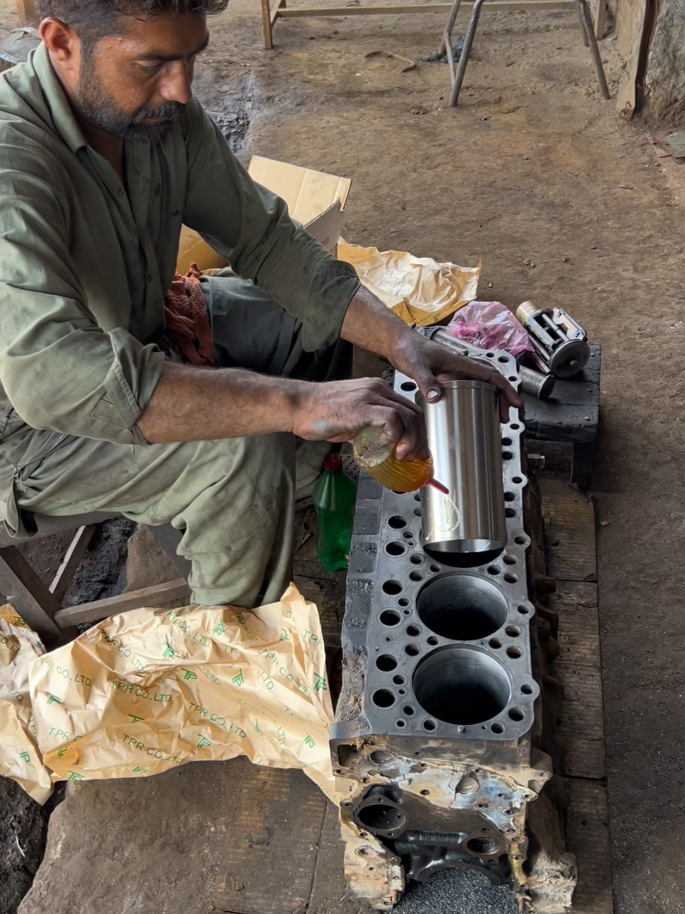 truck six cylinder engine sleeve     rebuild#creatorsearchinsights #Cnc #cncmachine #tiktok  #hardwork #tools #lathe  #cutingtools #lathemachine #tipsandtricks  #tricks #tips#engine 